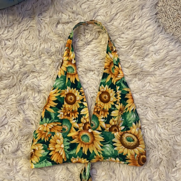 Halter sunflower crop top - Picture 1 of 5